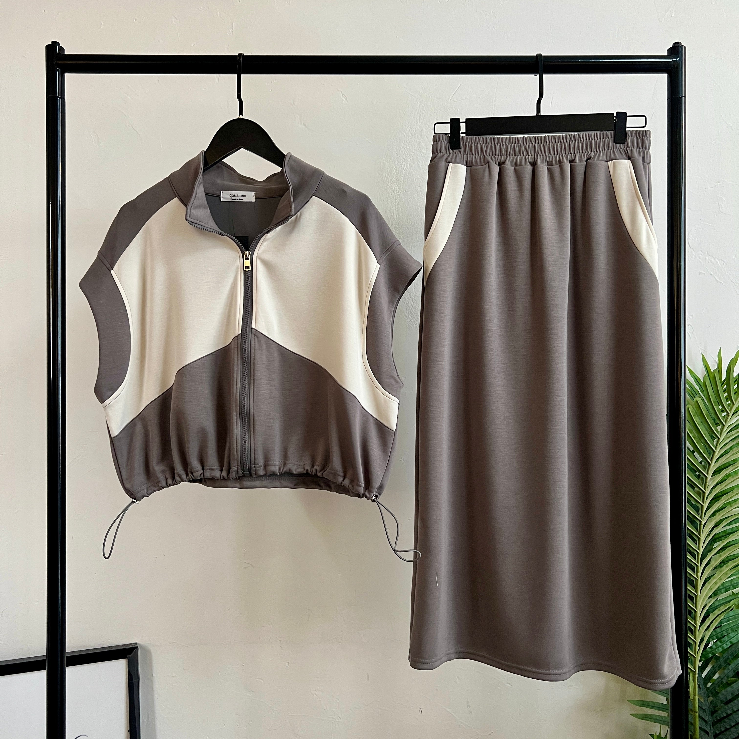 250191 - Top + Skirt (❤️ Hot Item ❤️)