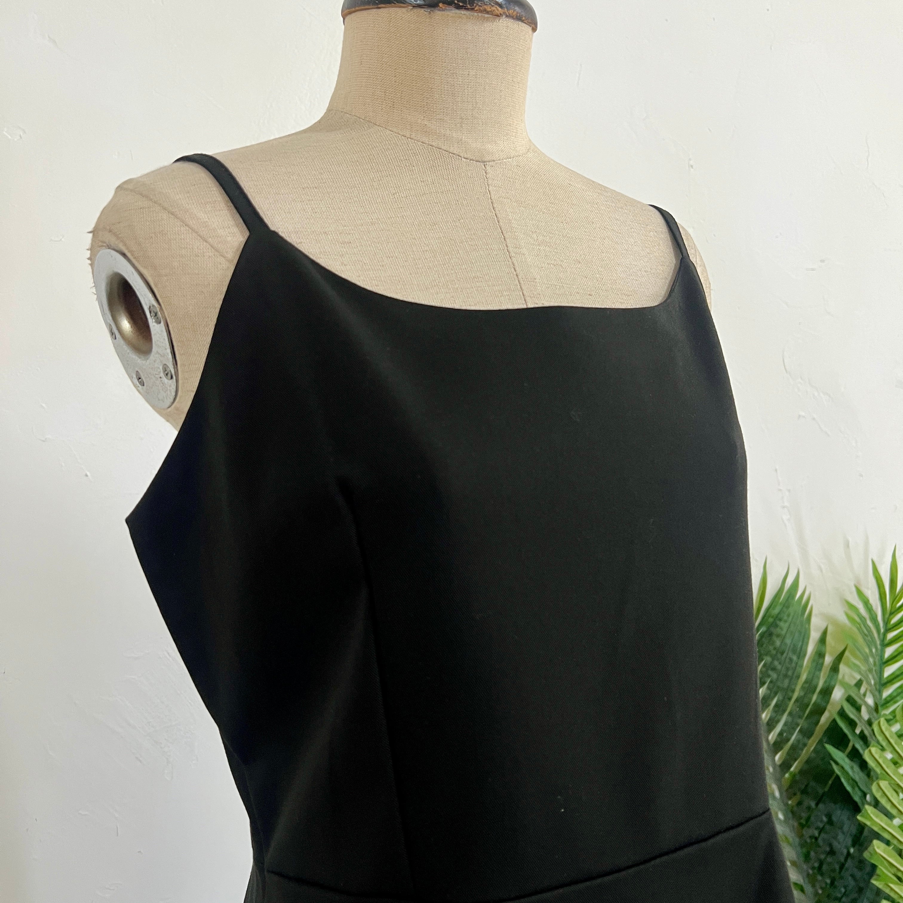 250353 - Slim Cut Dress