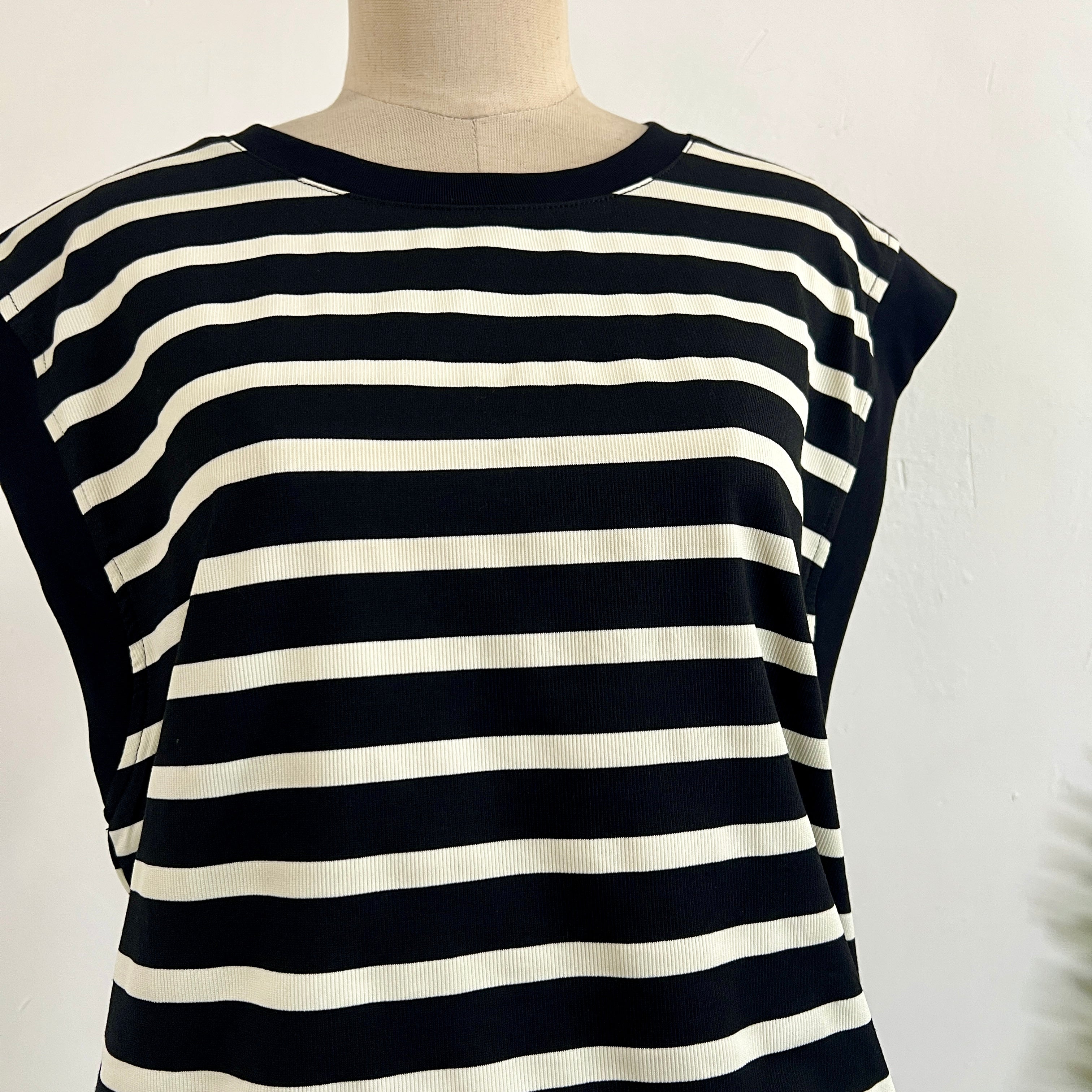 250460 - Top + Skirt