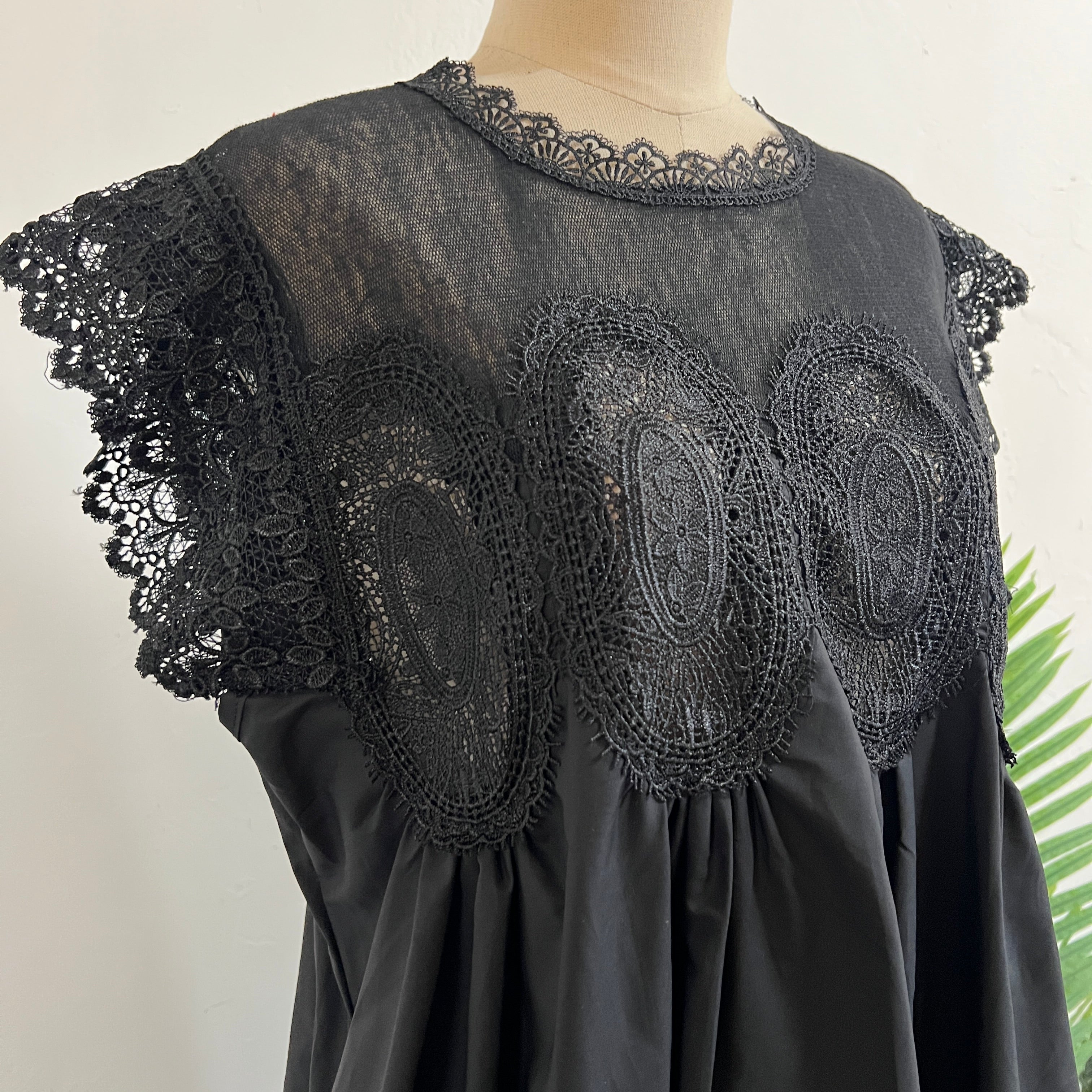 250543 - Lace Top