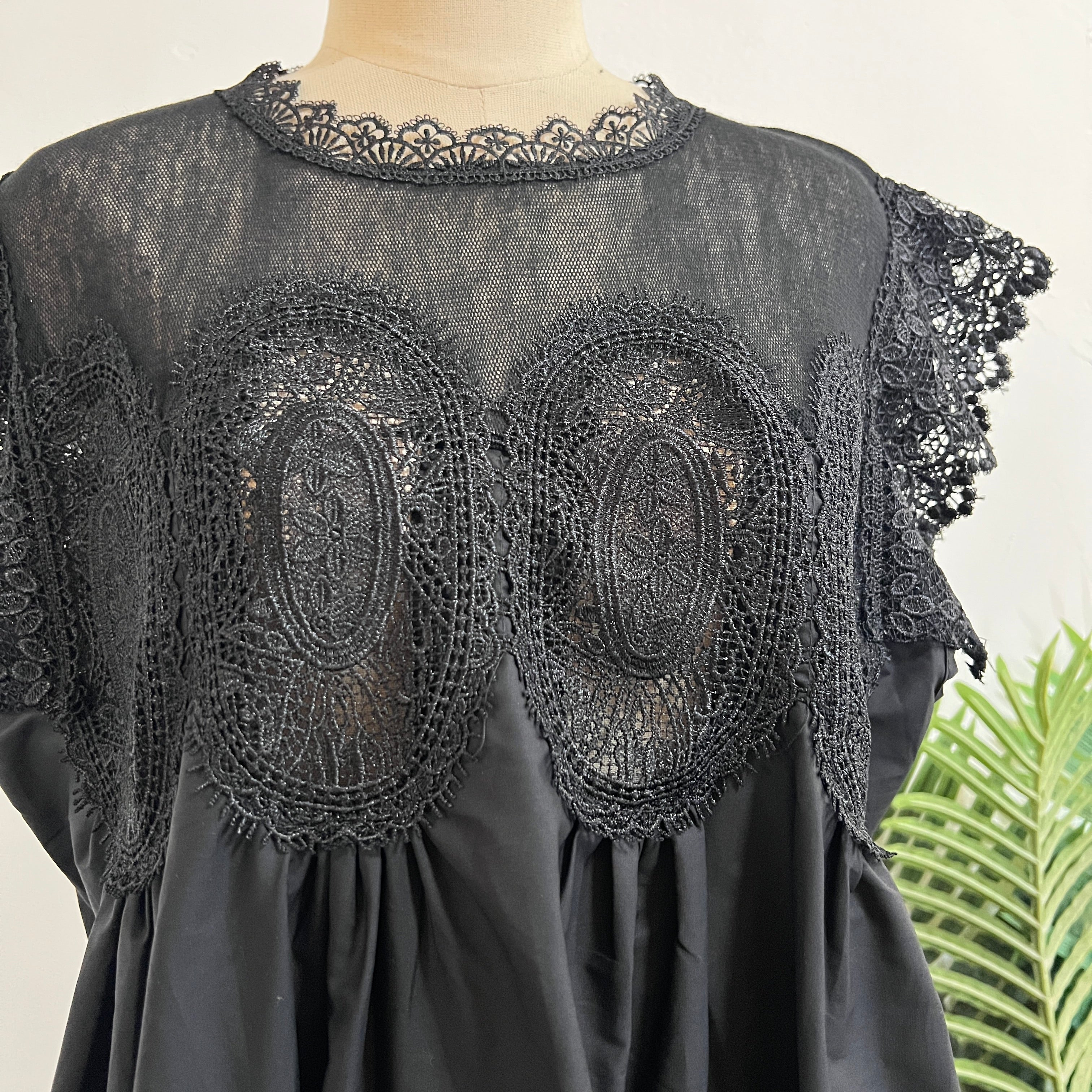 250543 - Lace Top