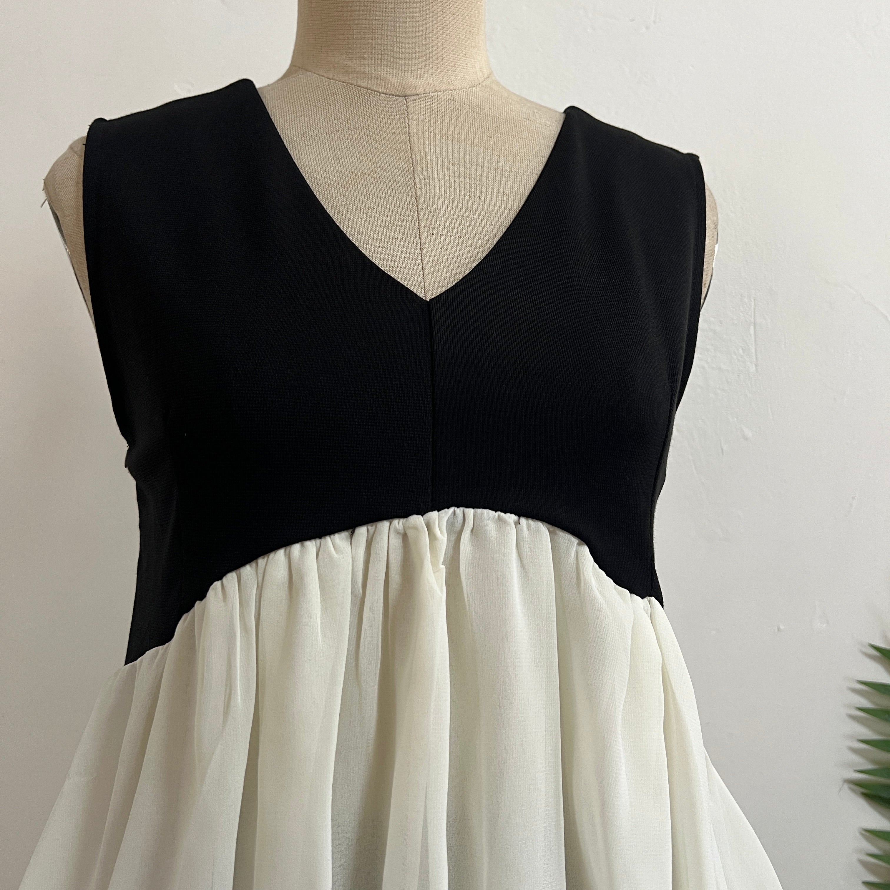 250593 - Top + Skirt