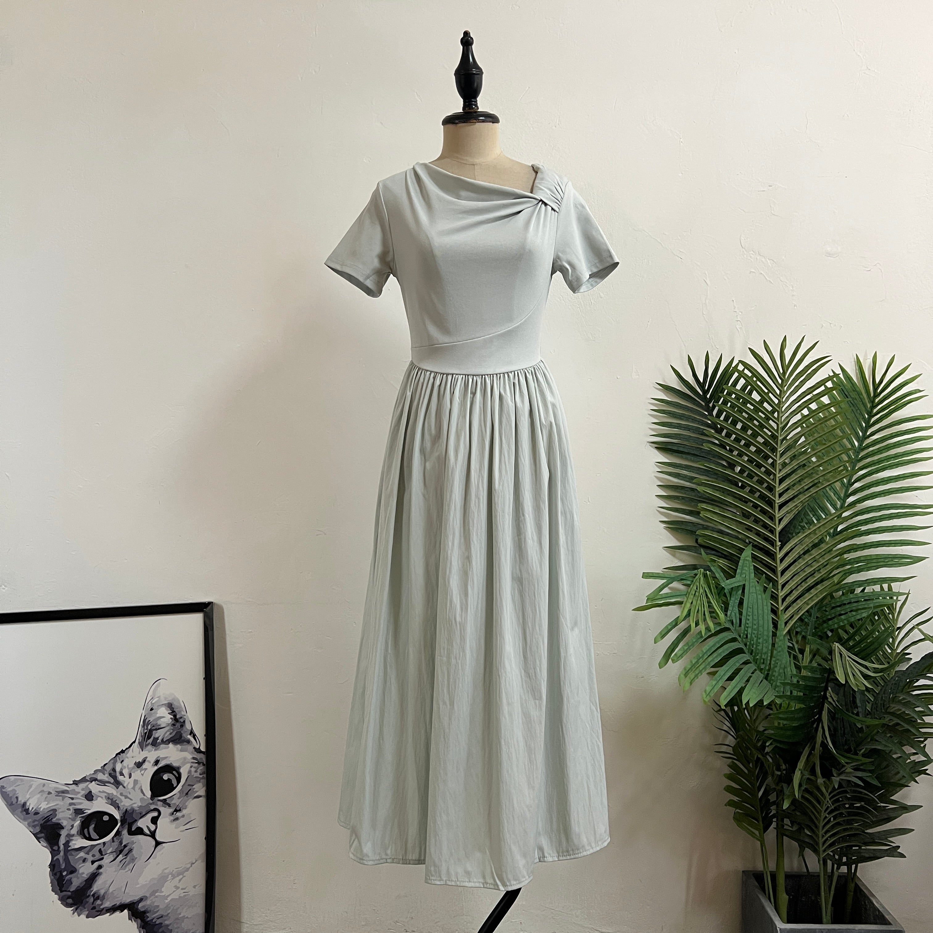 250587 - Slim Cut Dress