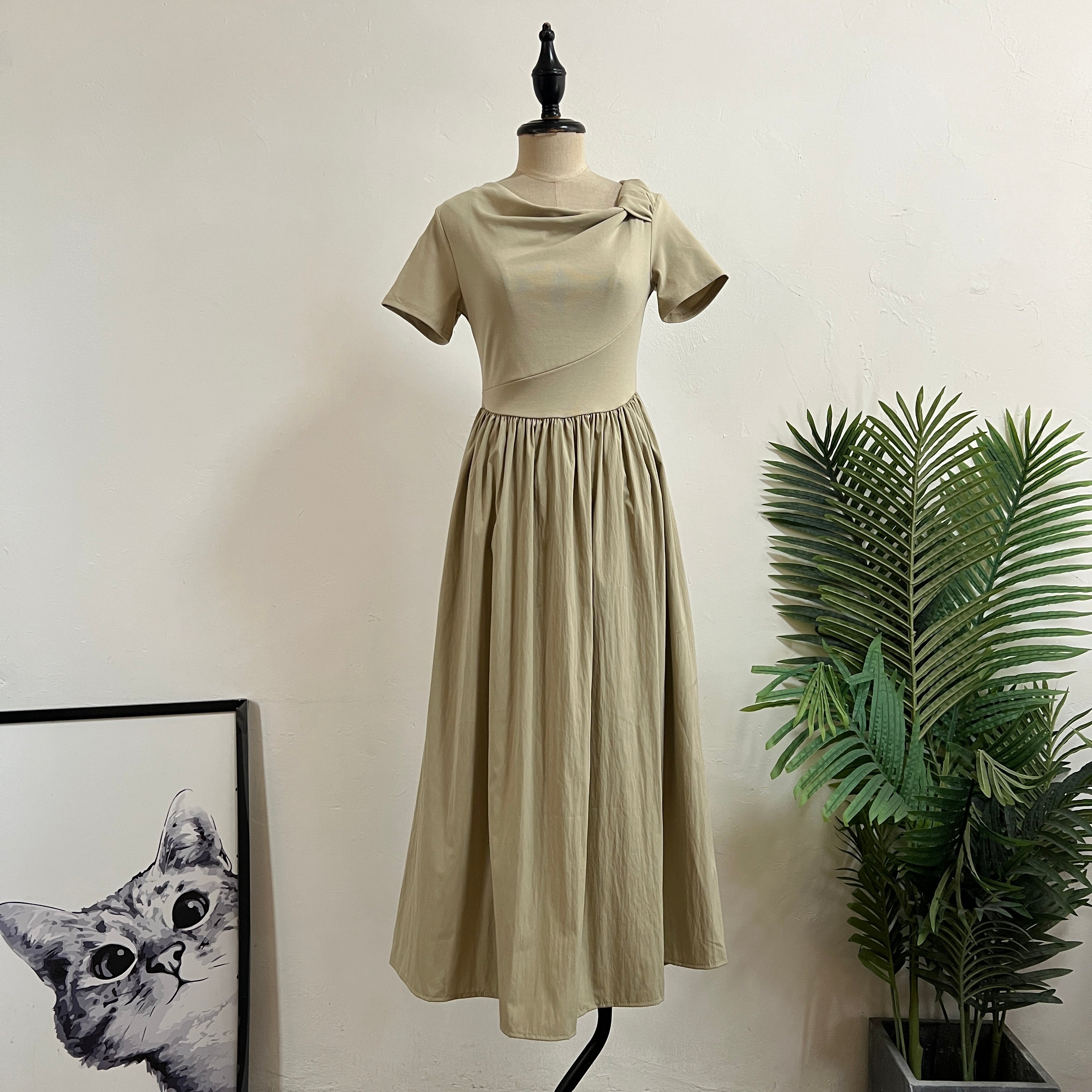 250587 - Slim Cut Dress