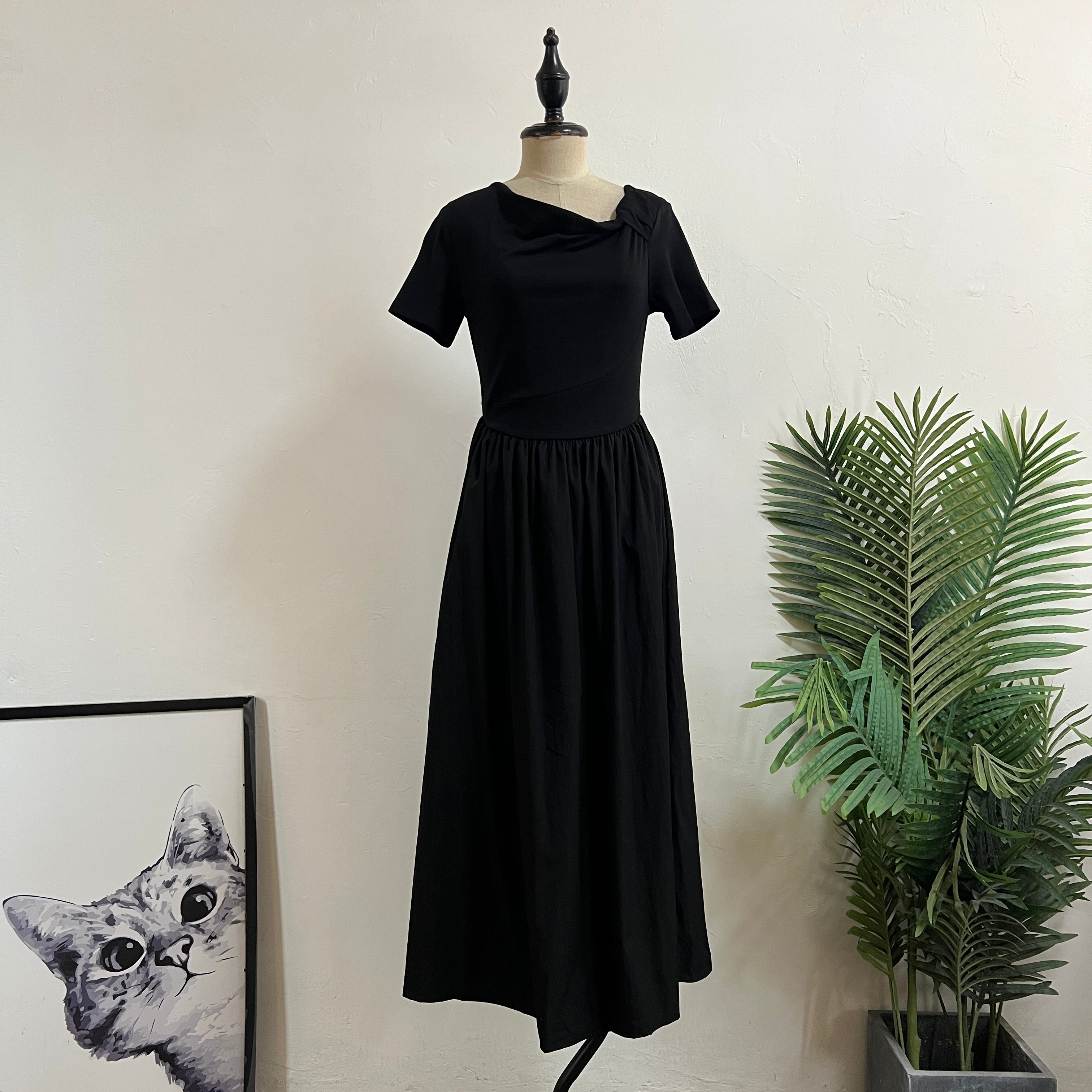 250587 - Slim Cut Dress